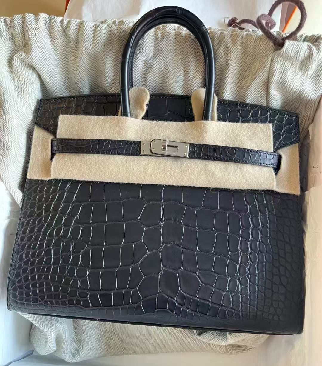 Sac Hermès Birkin 25 en alligator noir mat avec finitions en palladium
