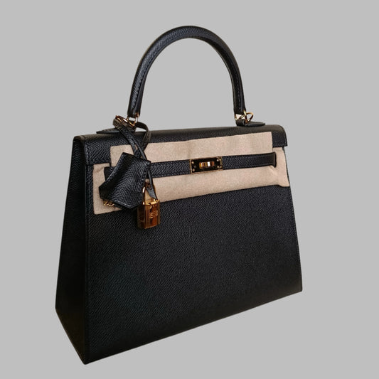 Hermès Kelly 25 /Black / Epsom/ Golden Accessories