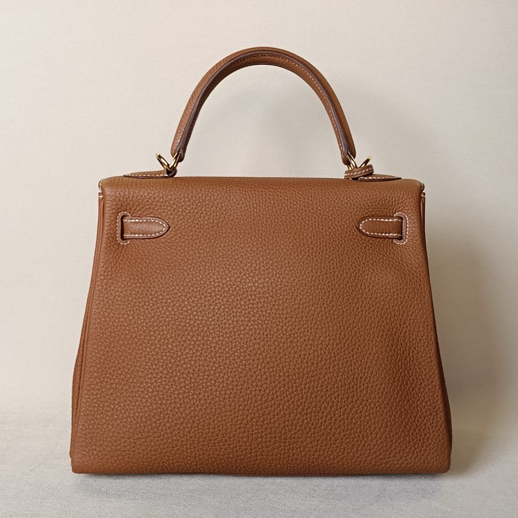 Hermès Kelly 25 in Gold Togo with Gold Hardware