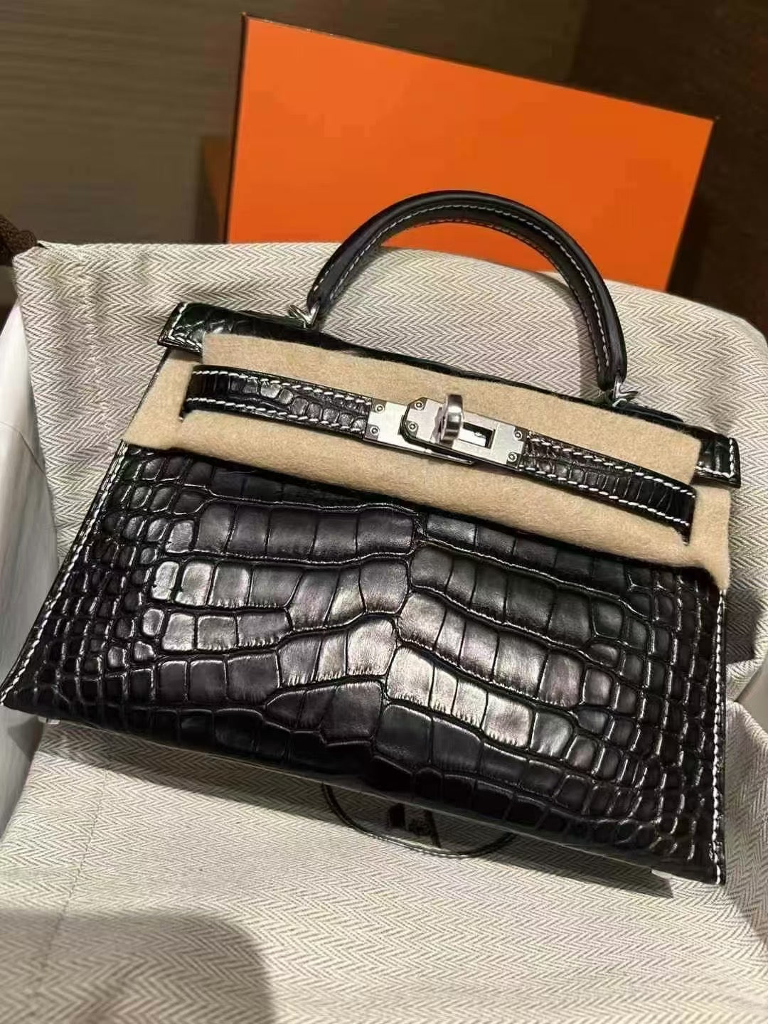 Hermès Mini Kelly II in Black Matte Alligator with Palladium Hardware (K Stamp)