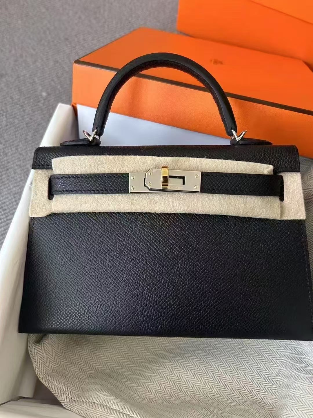 Hermès Mini Kelly II in Black Epsom with “Ct Dove Clasp” Hardware (K Stamp)