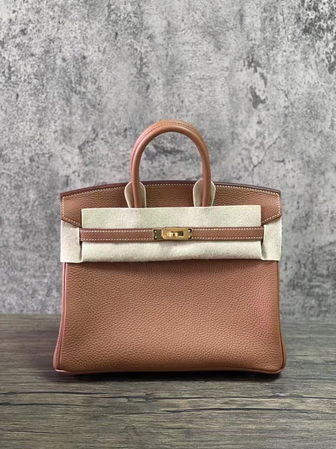 Hermès Birkin 25 in Gold Togo with Gold Hardware